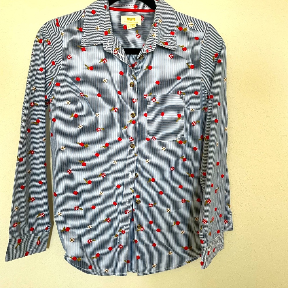 Maeve by Anthropologie button up shirt in size 2
